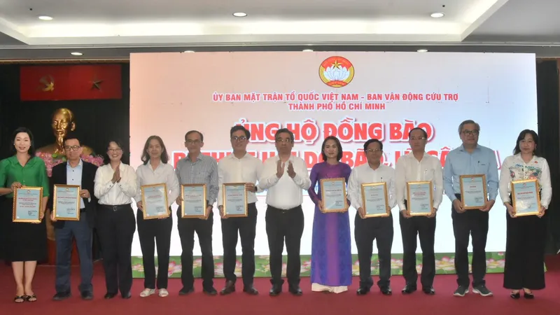 Ngay trong lễ phát động, Ủy ban MTTQ TPHCM đã tiếp nhận hơn 35,6 tỷ đồng từ các tổ chức, đơn vị và cá nhân