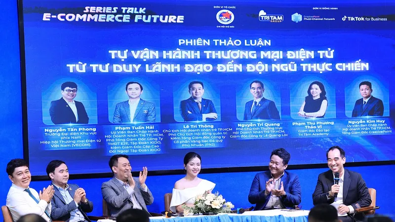 Các đại biểu tham gia phiên đối thoại