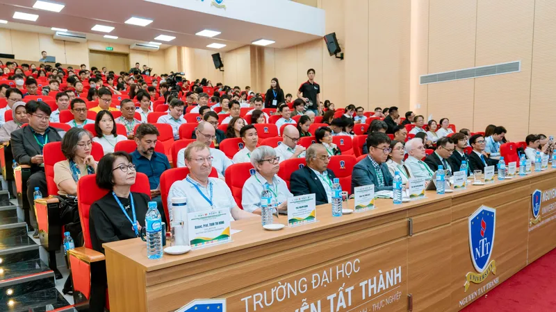Hơn 200 đại biểu, nhà khoa học trong và ngoài nước đến tham dự hội thảo ICSST 2025