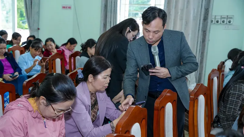 Coca-Cola Việt Nam nâng cao năng lực kinh tế cho các nữ nghệ nhân