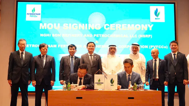 Lễ ký kết thoả thuận hợp tác giữa PVFCCo – Phú Mỹ và NSRP tại Kuwait