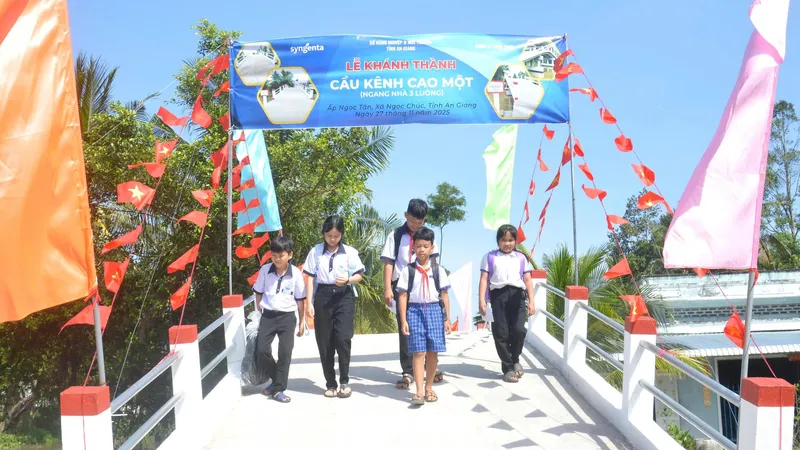 Cầu kênh Cao Một đi vào hoạt động mang lại sự thuận tiện và an toàn hơn cho người dân địa phương