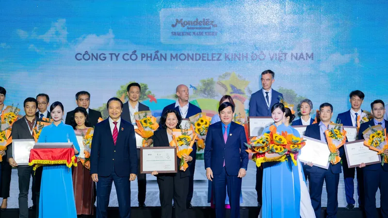 Mondelez Kinh Đô tiếp tục được vinh danh trong Top 100 Doanh nghiệp CSI 2025
