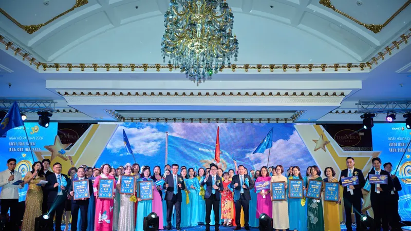 Tập thể Bảo việt Nhân thọ Bình Dương thực hiện nghi thức xuất quân năm 2026