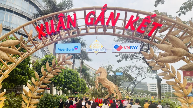 Trải nghiệm “Xuân gắn kết” Bính Ngọ 2026 tại đường hoa Phú Mỹ Hưng