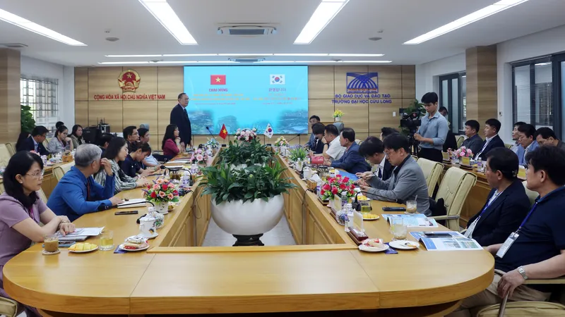 Quang cảnh buổi làm việc