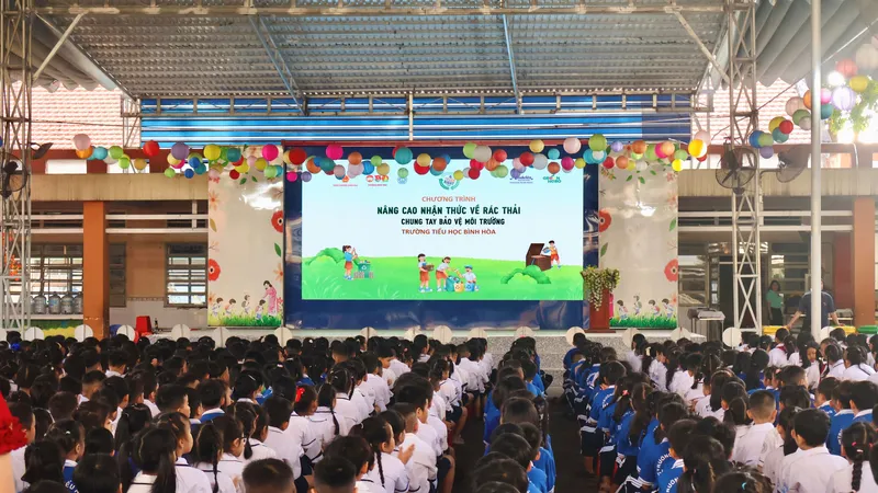 Không khí hào hứng của học sinh các khối trường Tiểu học Bình Hoà