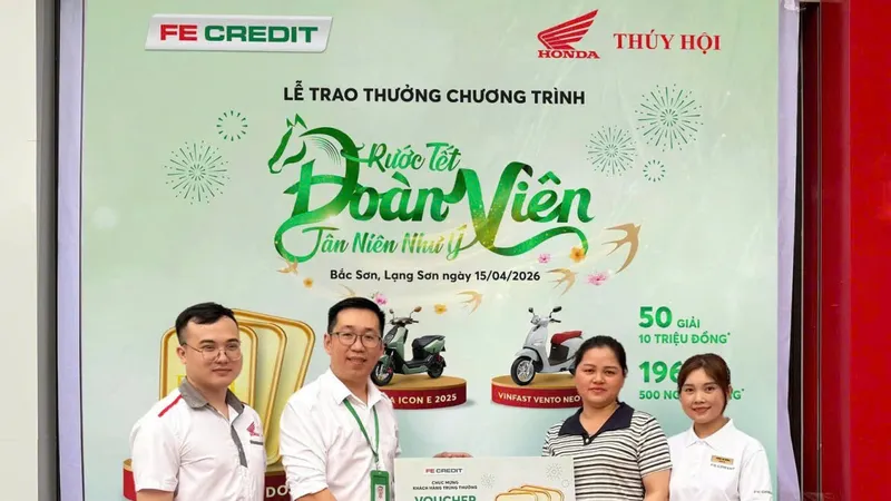 Gần 3.000 giải thưởng của FE CREDIT được trao đến các khách hàng may mắn