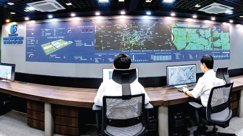 Trung tâm Vận hành hệ thống cấp nước giúp SAWACO đẩy mạnh ứng dụng số trong quản lý cấp nước nhằm đảm bảo cung cấp nước sạch an toàn ổn định cho người dân TPHCM (ẢNH: ĐINH BÍCH)
