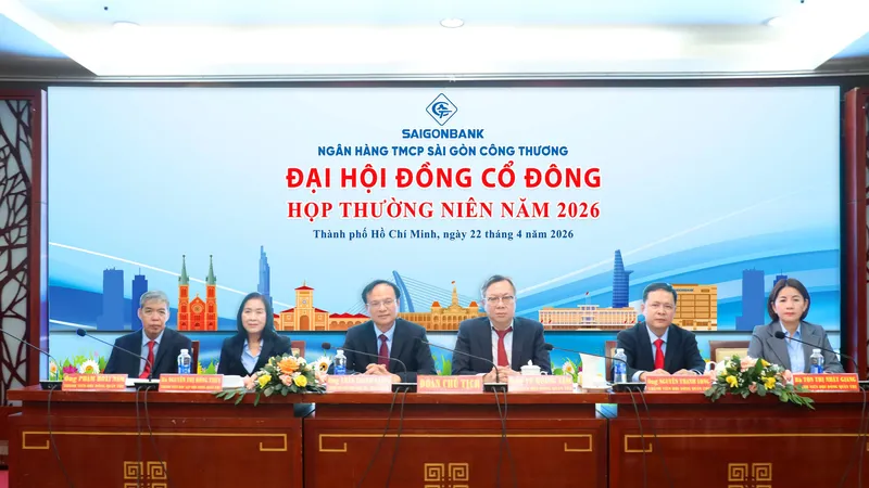 Đoàn chủ tịch điều hành phiên họp Đại hội