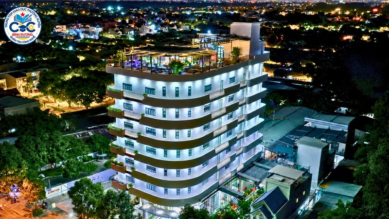 Trụ sở Trung tâm GDTX Quản trị Công nghệ Bình Dương với cơ sở vật chất khang trang, đáp ứng nhu cầu học tập của học sinh