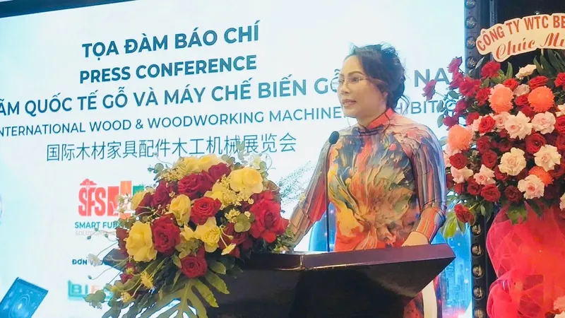 Bà Dương Thị Tú Trinh, Tổng Giám đốcBIFA JSC phát biểu tại buổi công bố