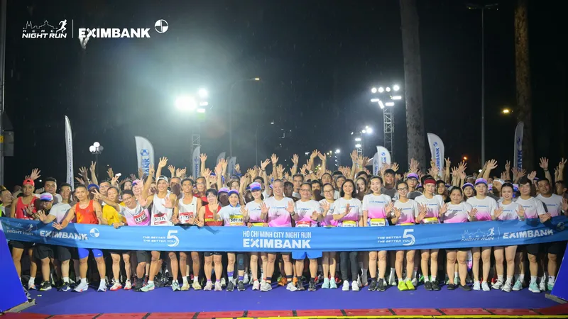 Phạm Ngọc Phan trở lại ngôi vương Half Marathon tại giải chạy đêm TPHCM