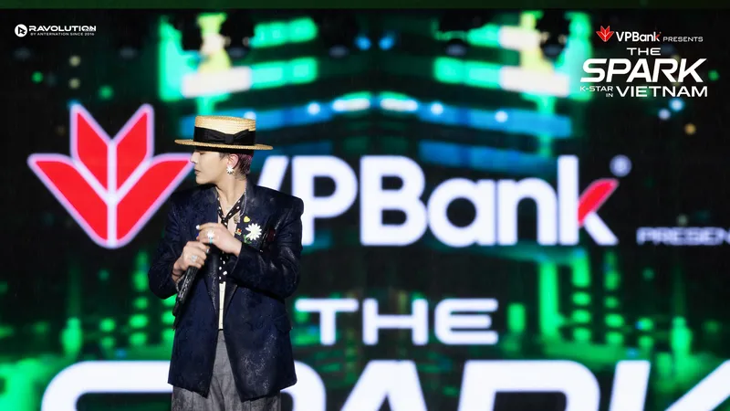 Biểu tượng K-POP G-DRAGON biểu diễn tại Việt Nam trong đại nhạc hội của VPBank