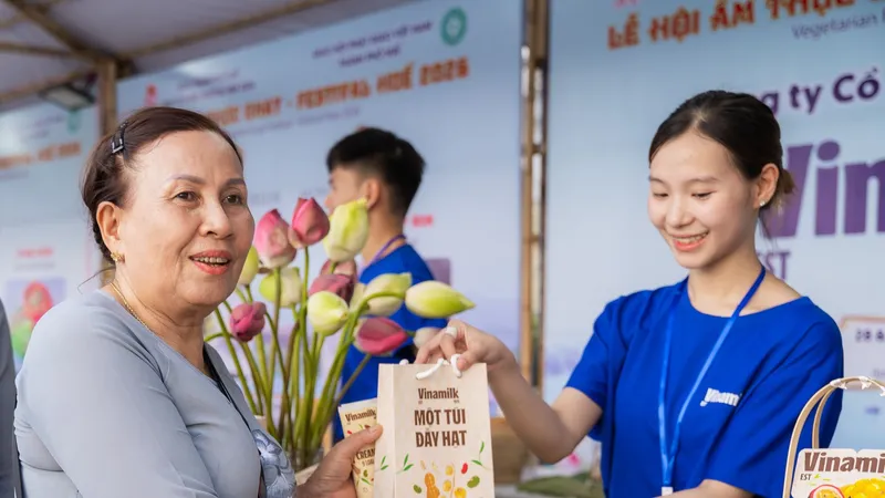 Là hoạt động điểm nhấn của chương trình mừng Đại lễ Phật đản Phật lịch 2570 và Festival Huế 2026, Lễ hội Ẩm thực chay đã khép lại với nhiều dấu ấn đẹp trong lòng người dân và du khách