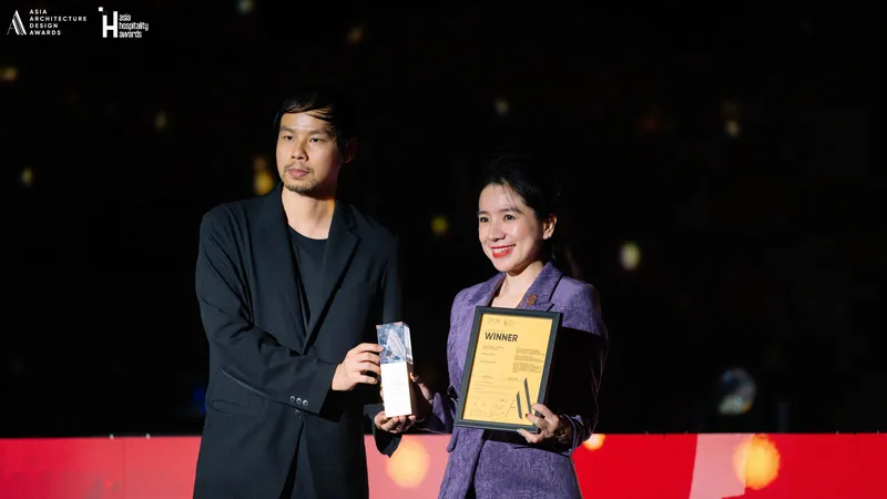 Đại diện Masterise Homes nhận giải thưởng Ý tưởng Kiến trúc tốt nhất châu Á 2026. Ảnh: AADA2026