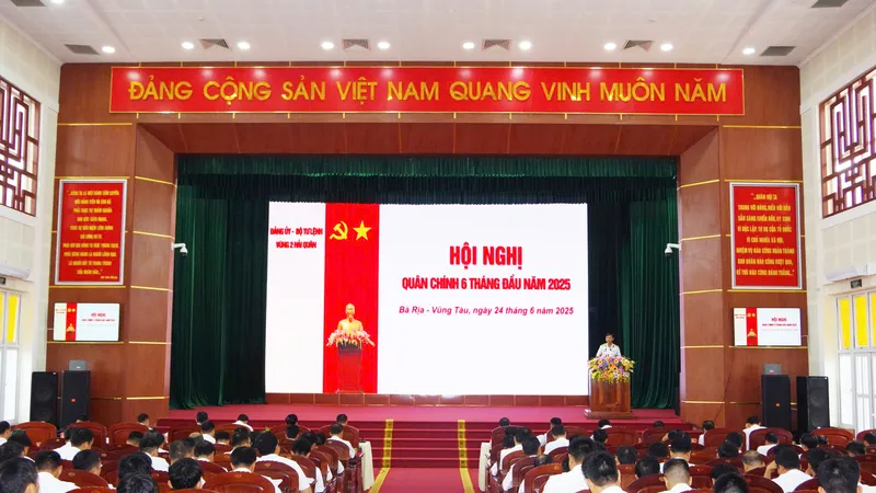 Quang cảnh Hội nghị Quân chính 6 tháng đầu năm 2025. Ảnh: Như Thành