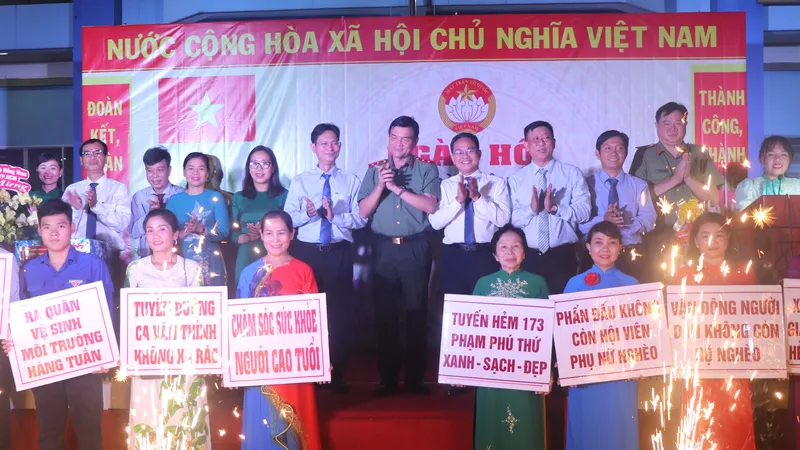 Đẩy mạnh tuyên truyền các điển hình tiên tiến trong thực hiện nhiệm vụ quân sự, quốc phòng