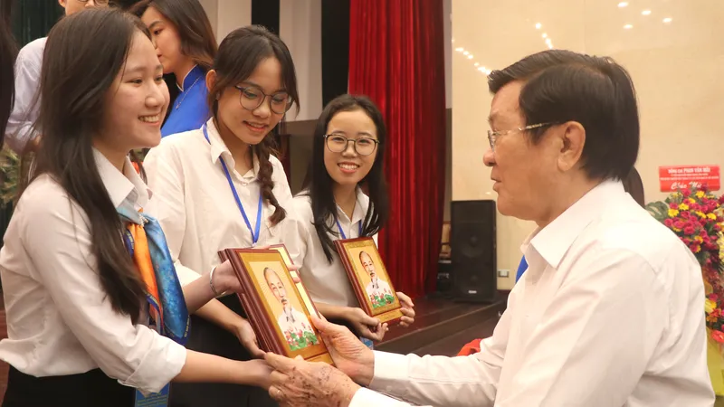 Hà Tĩnh gặp mặt thanh niên, sinh viên tiêu biểu và doanh nhân tỉnh nhà tại các tỉnh phía Nam