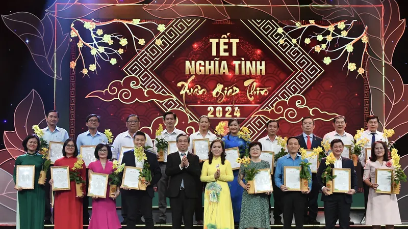 Chương trình "Tết Nghĩa tình" góp hơn 8,2 tỷ đồng chăm lo nông dân khó khăn, trẻ mồ côi