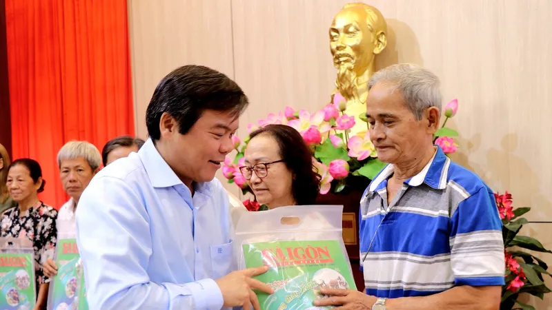 Chăm lo Tết Nguyên đán cho 250 đảng viên có hoàn cảnh khó khăn tại quận Phú Nhuận