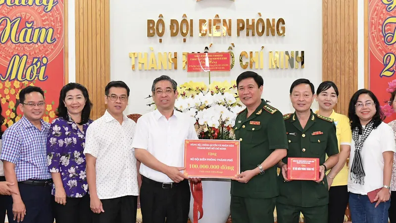 Lãnh đạo TPHCM thăm, chúc mừng ngày truyền thống Bộ đội Biên phòng 