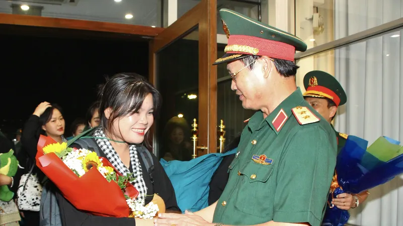 Khối nữ du kích miền Nam trở về TPHCM: Nhớ mãi tình cảm của người dân Điện Biên