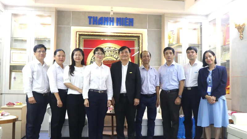 Phó Chủ tịch UBND TPHCM Trần Thị Diệu Thúy thăm, chúc mừng cơ quan báo chí
