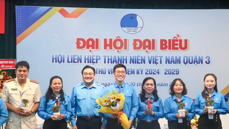 Hướng dẫn thanh niên vào việc làm có ích
