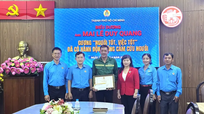 Tiếp tục khen thưởng cá nhân dũng cảm cứu người trong vụ tai nạn ở cầu Phú Mỹ