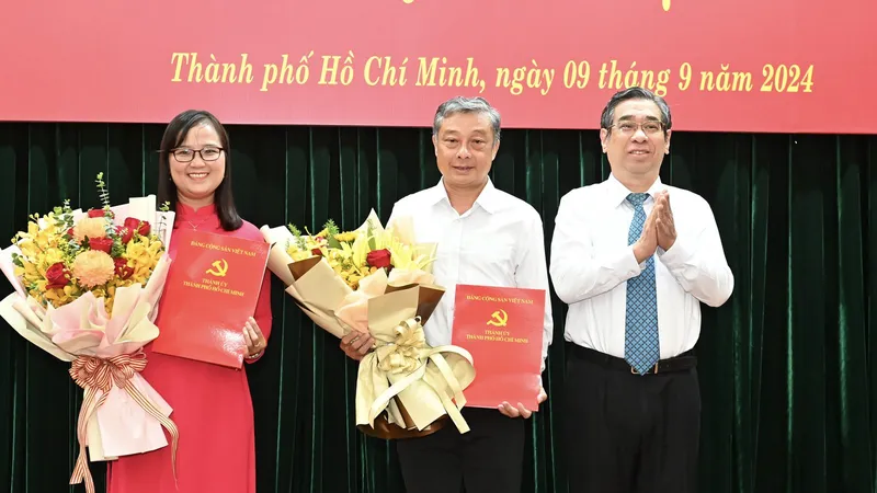 Đảng ủy Khối Đại học, Cao đẳng TPHCM công nhận Ủy viên Ban Thường vụ đối với 2 đồng chí