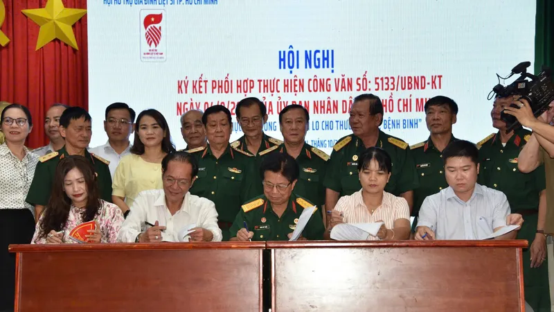 Chung tay chăm lo thương binh, bệnh binh