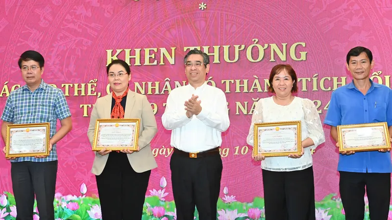 Nỗ lực toàn diện để hoàn thành các chỉ tiêu, tạo động lực mới và khí thế trước Đại hội Đảng bộ quận 6