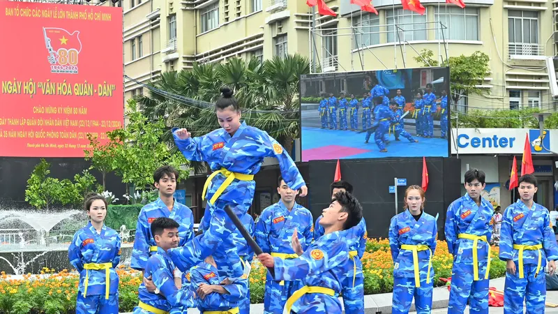Sôi nổi Ngày hội văn hóa quân - dân tại TPHCM
