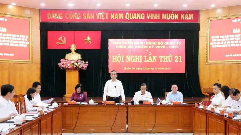 Nâng cao nhận thức của cán bộ, đảng viên về sắp xếp, tinh gọn tổ chức bộ máy gắn với tinh giản biên chế