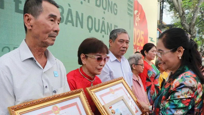 Quận 5 tri ân, khen thưởng người tham gia hoạt động khu phố, tổ dân phố tiêu biểu