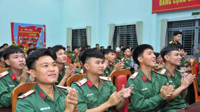 Mãi giữ cốt cách người lính Cụ Hồ 