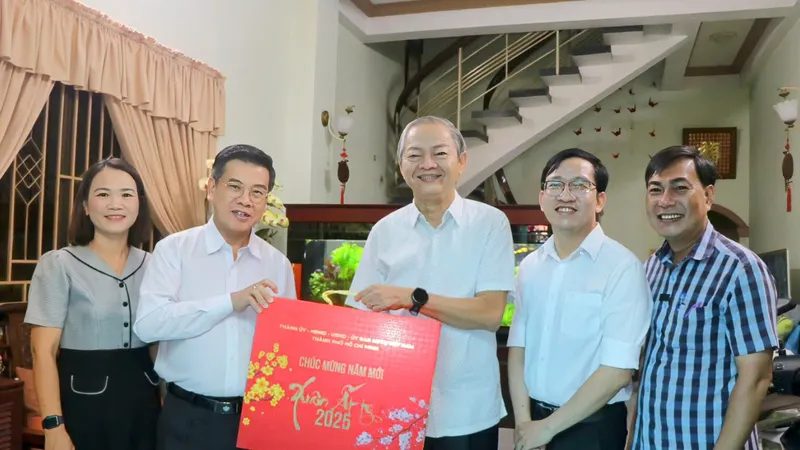 Thăm, chúc tết gia đình nguyên lãnh đạo Đảng, Nhà nước và nguyên lãnh đạo UBND TPHCM các thời kỳ