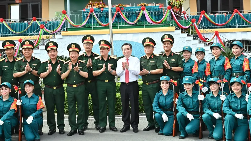 Bộ Tư lệnh TPHCM ra quân huấn luyện năm 2025