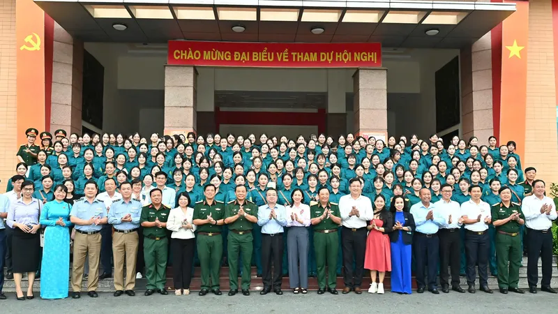 Khối nữ du kích miền Nam xuất quân huấn luyện diễu binh mừng Quốc khánh 2-9