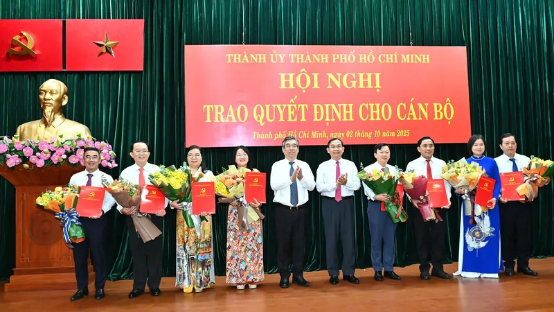 TPHCM điều động, chỉ định nhiều cán bộ cấp xã
