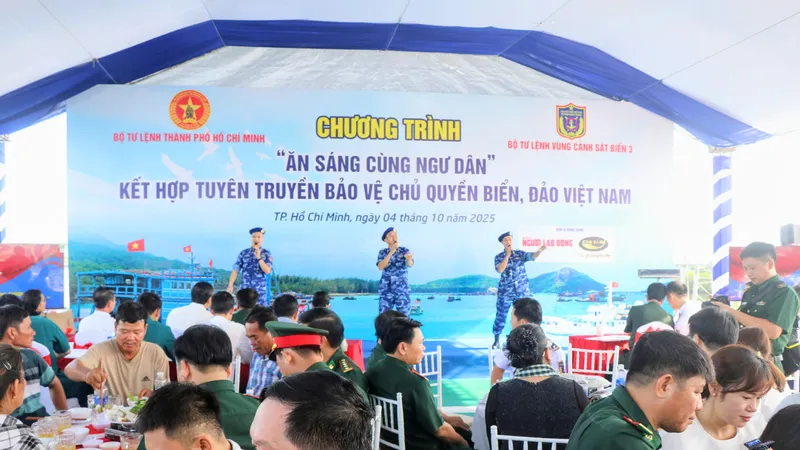 TPHCM rà soát chính sách hỗ trợ vốn vay ưu đãi cho ngư dân nâng cấp tàu