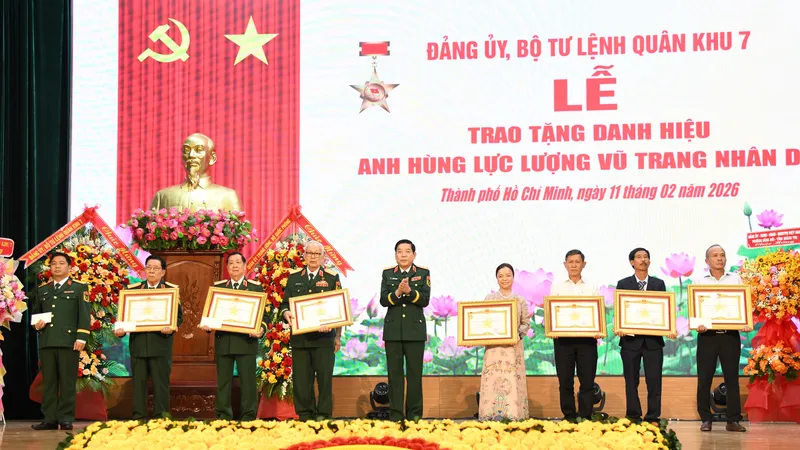 Trao tặng, truy tặng danh hiệu Anh hùng Lực lượng vũ trang nhân dân đến 7 cá nhân tiêu biểu
