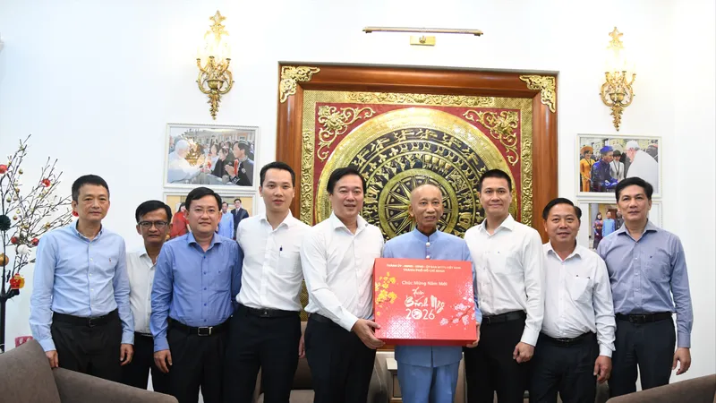 Lãnh đạo TPHCM thăm, chúc tết cá nhân tiêu biểu