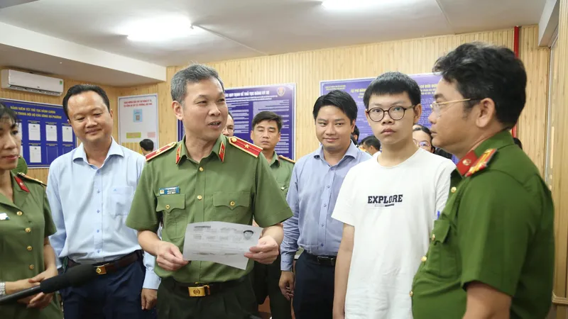 Chuyển đổi số hướng tới bảo vệ bình yên cho nhân dân 