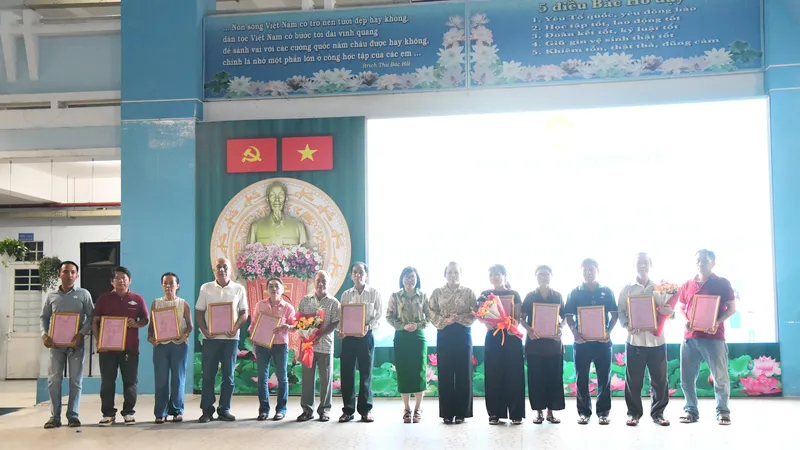 Cấp mã QR để người dân tự chấm điểm xây dựng khu dân cư