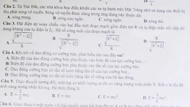 Đề thi Vật lý bị đính chính do lỗi kỹ thuật