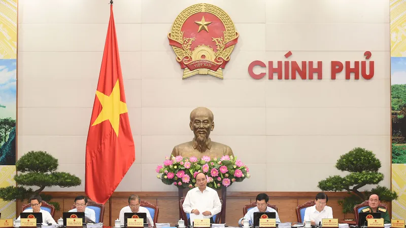 Thủ tướng Nguyễn Xuân Phúc phát biểu phiên họp Chính phủ thường kỳ tháng 9. Ảnh: VGP