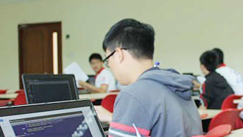 Các cuộc thi Toán, Lý, tiếng Anh trên mạng: Không được tổ chức đội tuyển, không xét giải ​
