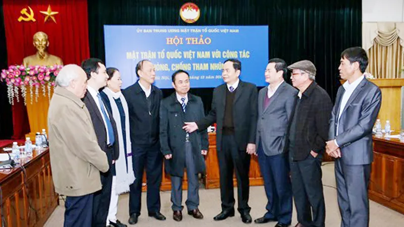 Các đại biểu trao đổi tại Hội thảo